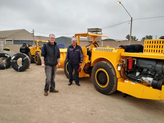 Máy bơm thủy tĩnh Tải trọng 1CBM Máy đổ rác 1m3 Dung tích thể tích Màu vàng