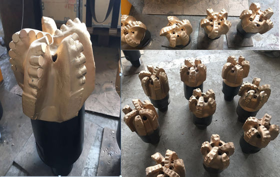 Thân thép / Cơ thể ma trận PDC Mũi khoan 5 lưỡi cho giếng nước / giếng dầu